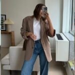 7 Chic Ways to Style Jeans and a White Tee