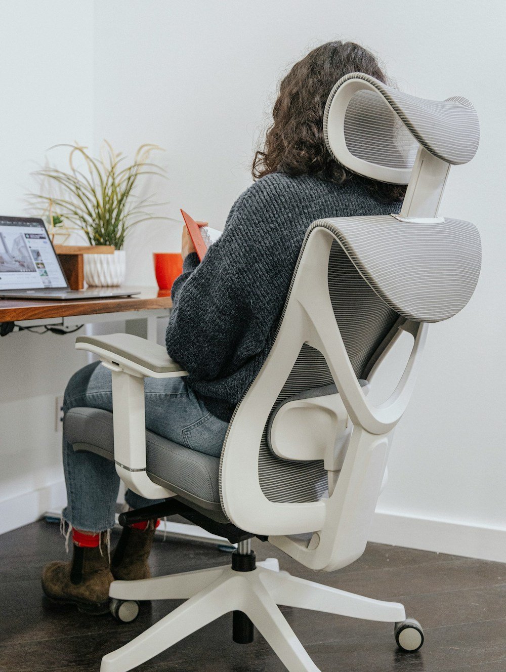 Sustainable Office Furniture: Eco-Friendly Solutions for Modern Workspaces