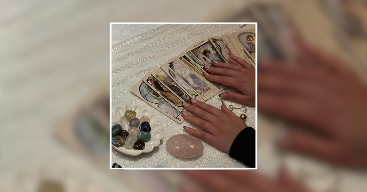 Your 2025 Tarot Reading | The Everygirl