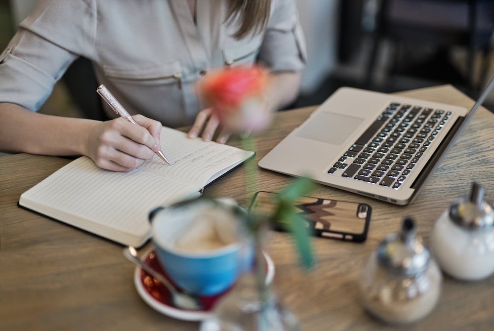 10 Benefits of Having a Remote Administrative Assistant for Your Online Business