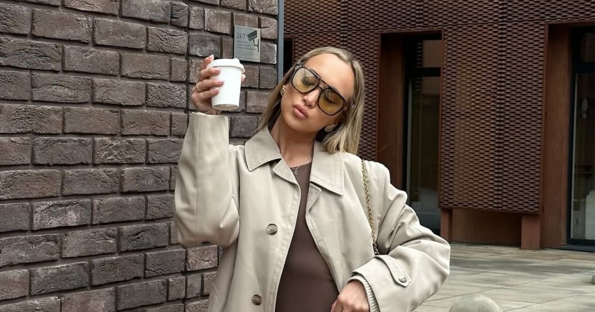 6 Travel Outfits for Women That Are Comfortable and Chic