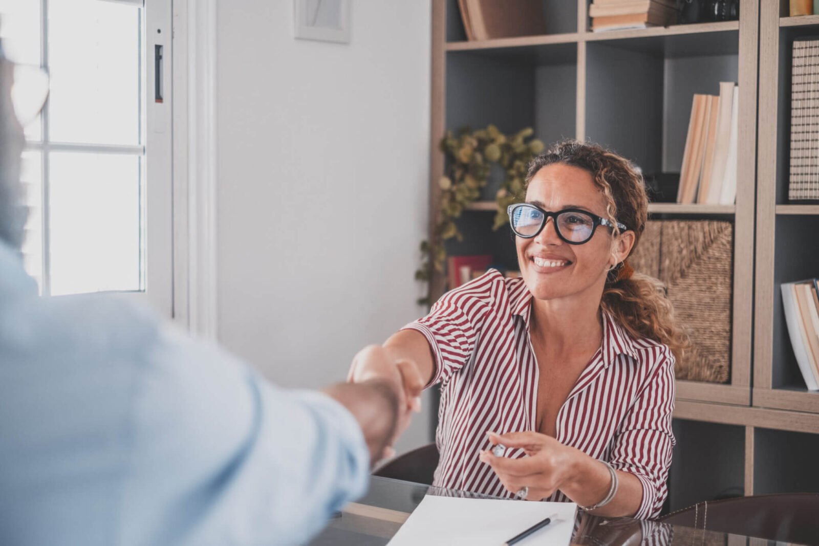 How to Write a Cover Letter that Stands Out in 2024