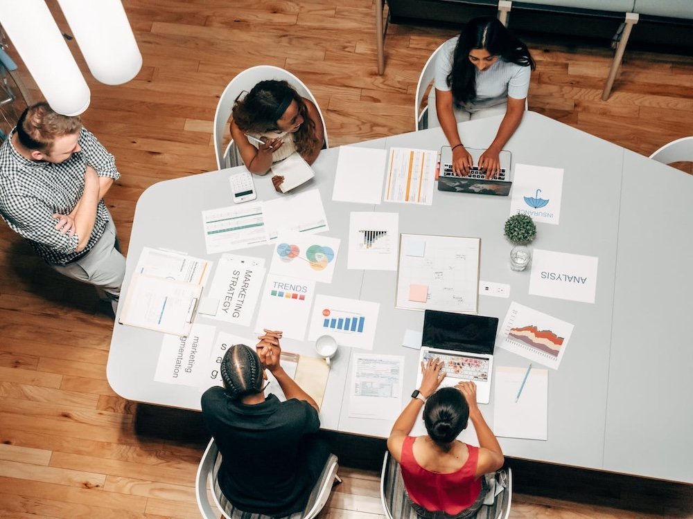 How Companies Build Momentum in Competitive Markets
