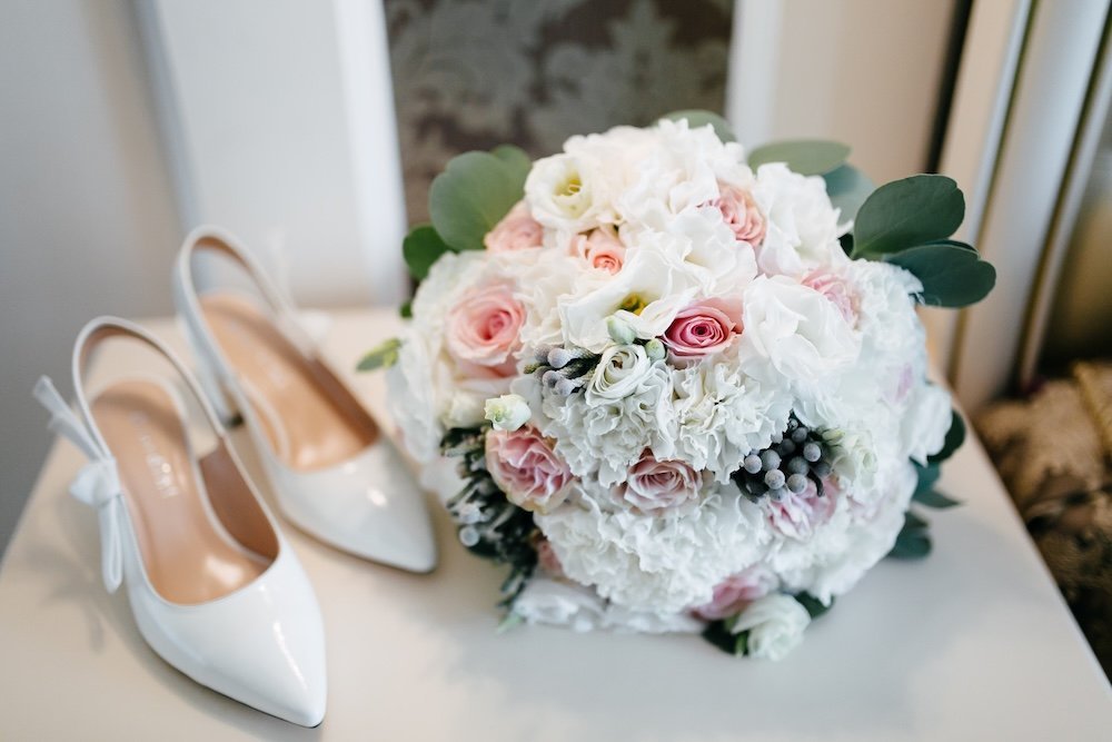 Mixing and Matching Accessories Across Wedding Themes