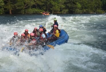 Your Guide to White Water Rafting Near Denver: Top Rivers & Outfitters